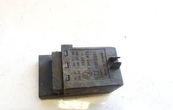 BMW 5 E39 Glow plug pre-heat relay 12212246473 1221-2246473