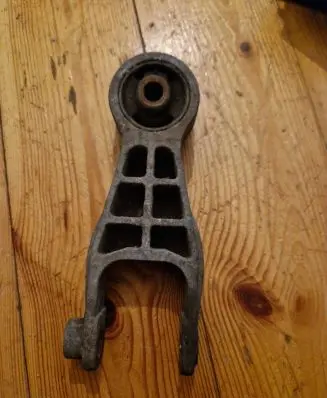 Opel Corsa C Gearbox mount 9227882