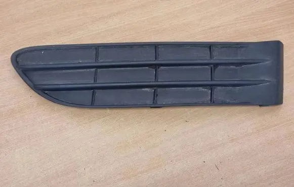 Volvo S40 Front bumper lower grill 30744921 BP8BB