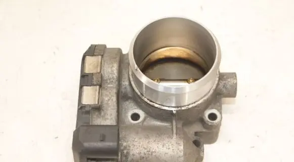 Volkswagen PASSAT B5.5 Throttle valve 06B133062M