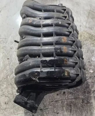 Toyota Avensis T250 Intake manifold 