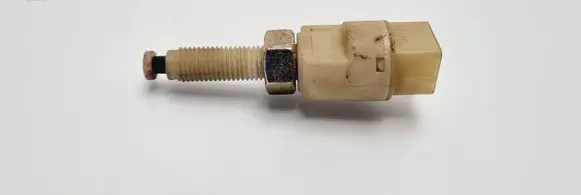 Volkswagen PASSAT B5 Brake pedal sensor switch 4A0945515A