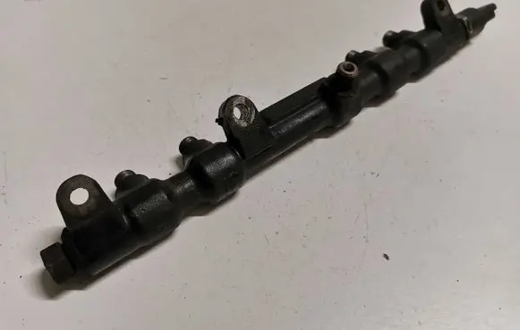 Ford Mondeo Mk III Fuel main line pipe 2S7Q9D280AD