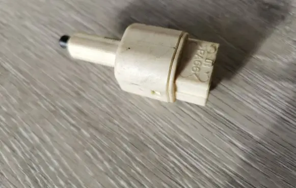 Toyota Avensis T250 Brake pedal sensor switch Z5D3 2701