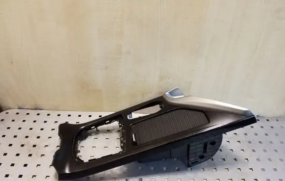 Hyundai i40 Gear shifter surround trim plastic 846513Z000 846703Z900