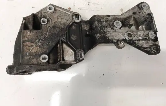 Engine mounting bracket
