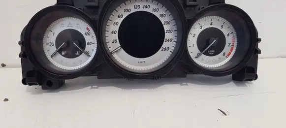 Mercedes-Benz C W204 Speedometer (instrument cluster) A2049003508