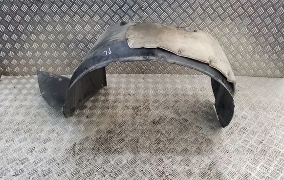 Front wheel arch liner splash guards