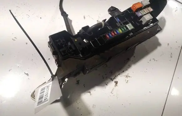 Toyota Avensis T250 Fuse box set 
