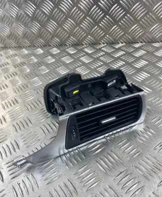 Audi A7 S7 4G Dashboard side air vent grill/cover trim 4G2820902