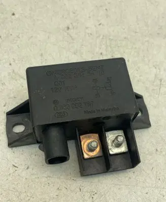 Mercedes-Benz E W211 Charging relay A0025426419 0332002167 12V100A