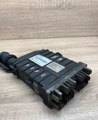Volkswagen PASSAT B3 Engine control unit/module ECU 443907311D 0261200271