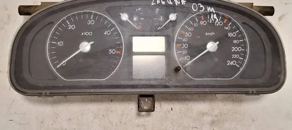 Renault Laguna II Speedometer (instrument cluster) 8200218888 501018880079 6K1F4K92
