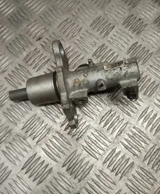 Audi A6 S6 C5 4B Master brake cylinder