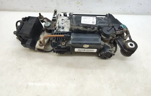 Porsche Cayenne (9PA) Air suspension compressor/pump 7L0616006D 15150000353