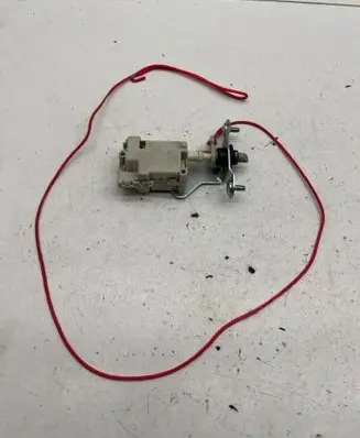 Maserati Quattroporte Fuel cap flap release cable B805