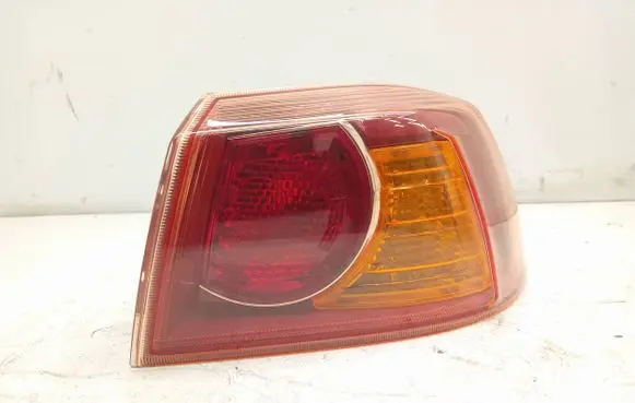 Mitsubishi Lancer VIII Rear/tail lights P5613 P5996