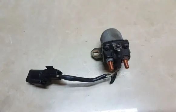 Mitsubishi Pajero Glow plug pre-heat relay MD342751
