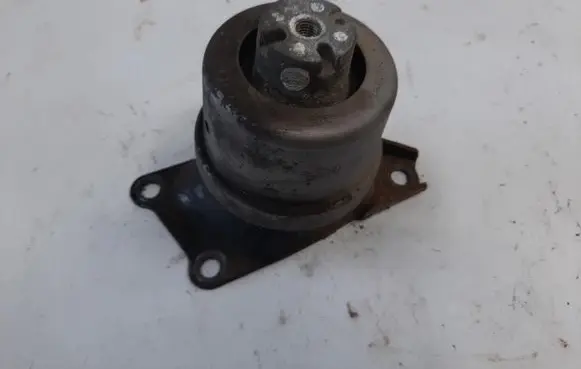 Volkswagen Transporter - Caravelle T5 Engine mount vacuum valve 7H0199256F