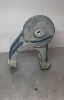 Toyota Corolla Verso AR10 Engine mount bracket 123710R010