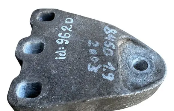 Volkswagen Transporter - Caravelle T5 Engine mounting bracket 7E0199207
