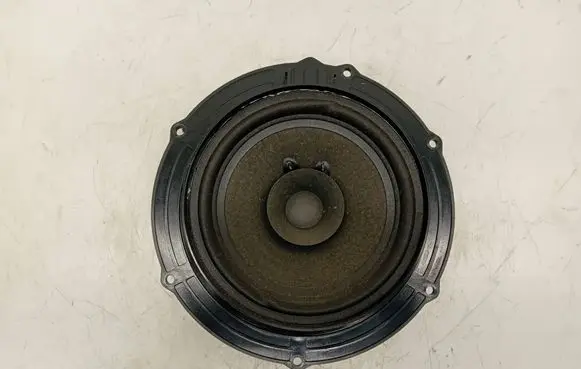 Volkswagen Caddy Front door speaker 2K0035710