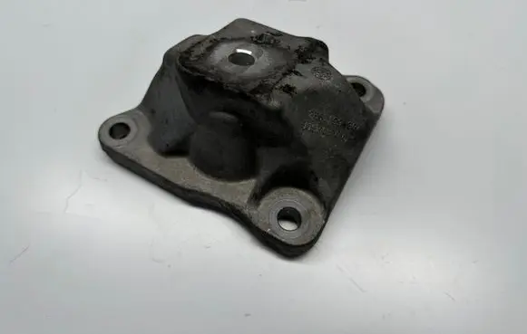 Volkswagen Amarok Engine mounting bracket 2H6199307