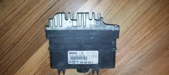 Volkswagen Golf III Engine control unit/module 0261203302303 030906026R