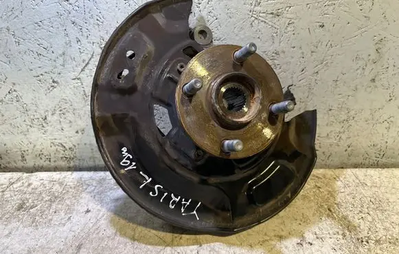 Toyota Yaris Front wheel hub