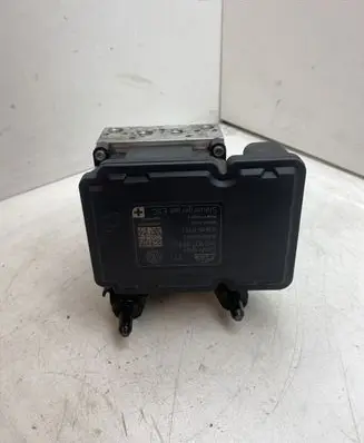 Volkswagen Scirocco ABS Pump 1K0907379CC 1K0614517EJ