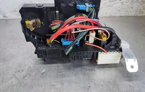 Mercedes-Benz E W212 SAM control unit A2049005003