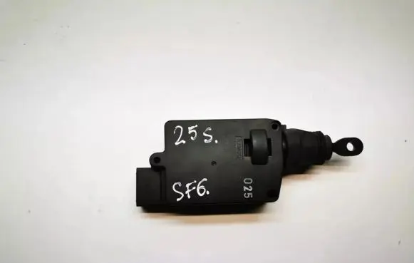 Hyundai Santa Fe Fuel tank cap lock motor 