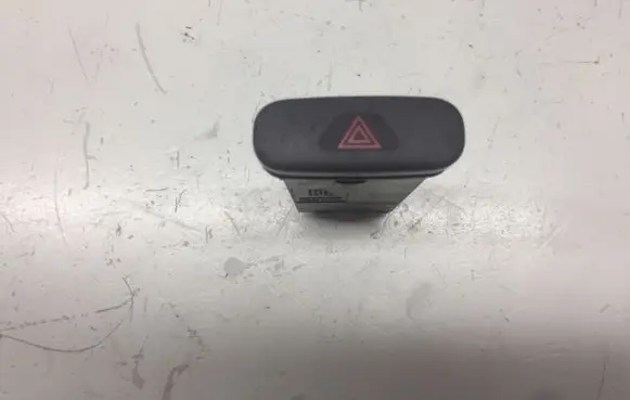 Volvo S70 V70 V70 XC Hazard light switch 99W39B