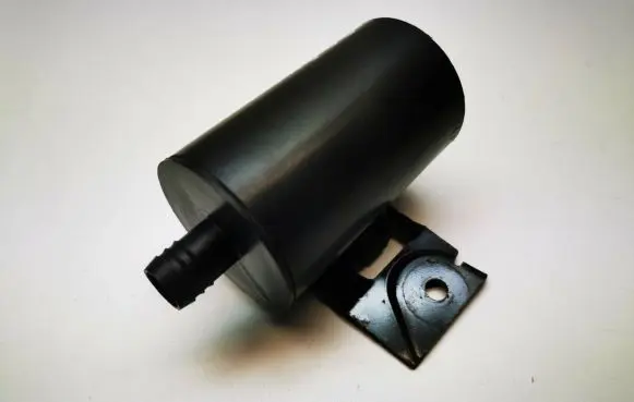 Vacuum air tank