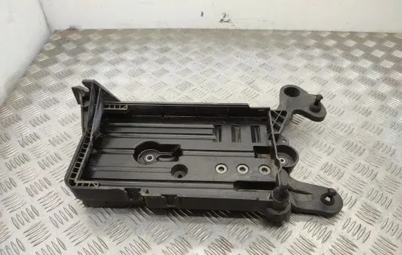 Volkswagen Golf VII Battery tray 5Q0915321H 5Q0915331J