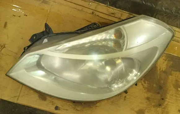 Renault Clio III Headlight/headlamp 