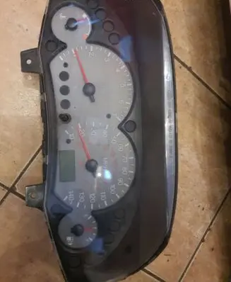 Ford Focus Speedometer (instrument cluster) 98aP10841bc 44ZU115