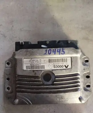 Renault Megane II Engine control unit/module 8200461733 8201104877
