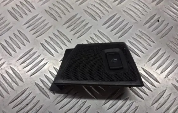Skoda Octavia Mk1 (1U) Quarter vent window switch 1U4867435A
