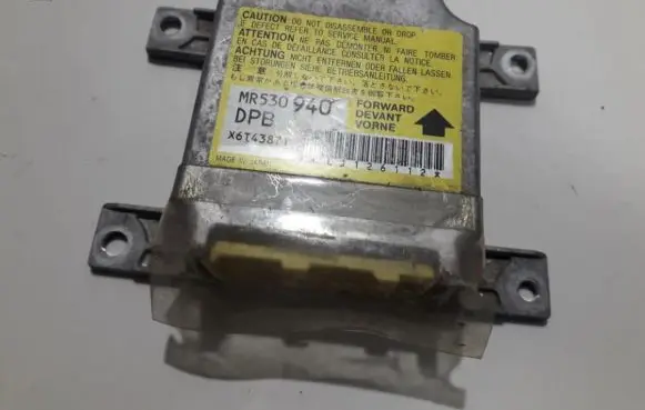 Mitsubishi Pajero Pinin Airbag control unit/module mr530940 x6t43871
