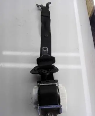 BMW 1 E81 E87 Front seatbelt 330598492 260607 201928