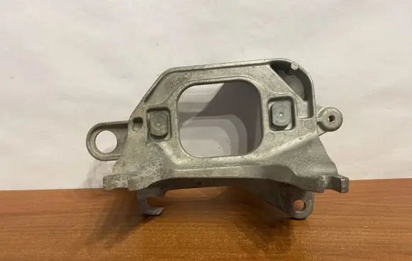 Nissan Qashqai Engine mount bracket 112221641R B202