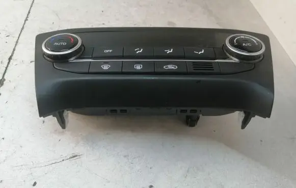 Hyundai i20 (GB IB) Climate control unit 97250C8201