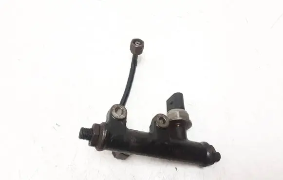 Land Rover Discovery 3 - LR3 Fuel main line pipe 55PP0401