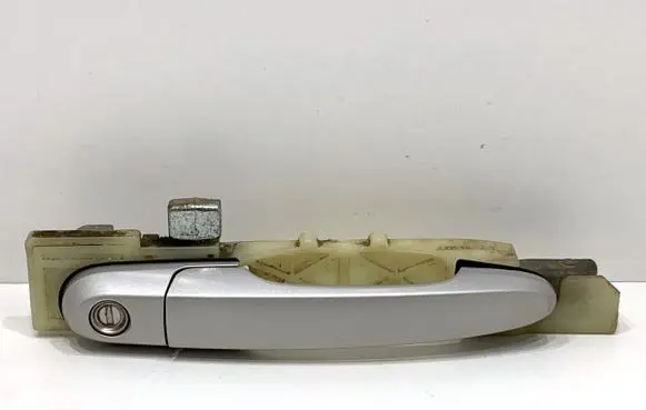 Hyundai Tucson JM Front door exterior handle 