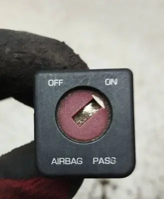 Peugeot 307 Passenger airbag on/off switch 95835T02