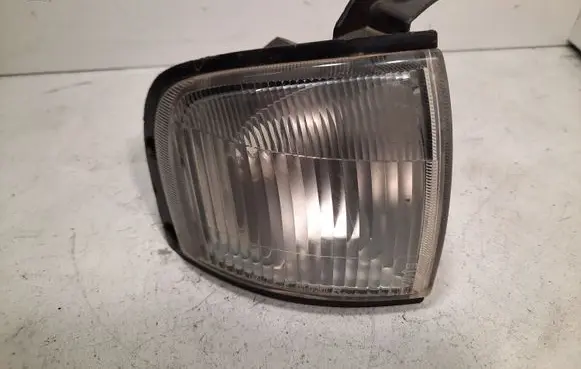 Mazda B2500 Front indicator light 21016020