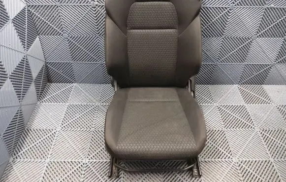 Suzuki Swift III Front driver seat 8530252RA0CR6 8568052R20CR6 8560352RB1