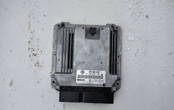Volkswagen Transporter - Caravelle T5 Engine control unit/module 070906016