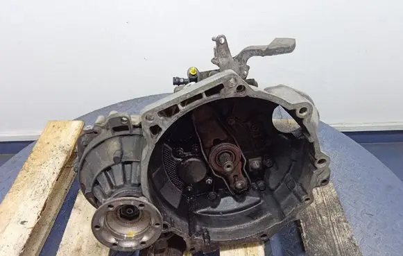 Volkswagen Caddy Manual 6 speed gearbox JCS